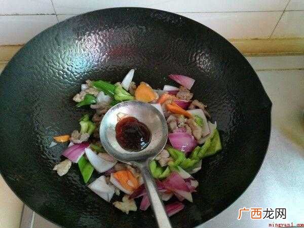 猪外脊肉切片的营养成分 洋葱炒猪肉怎么炒