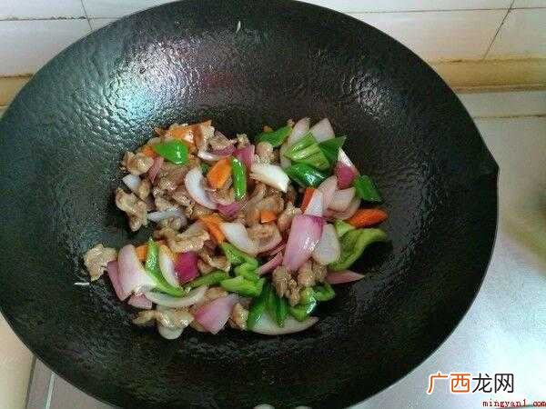 猪外脊肉切片的营养成分 洋葱炒猪肉怎么炒