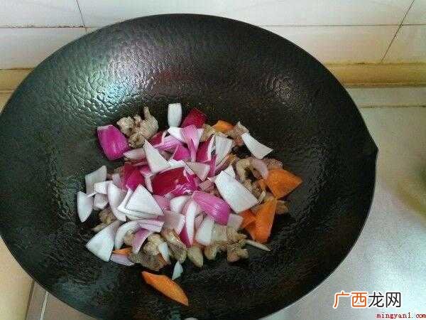 猪外脊肉切片的营养成分 洋葱炒猪肉怎么炒