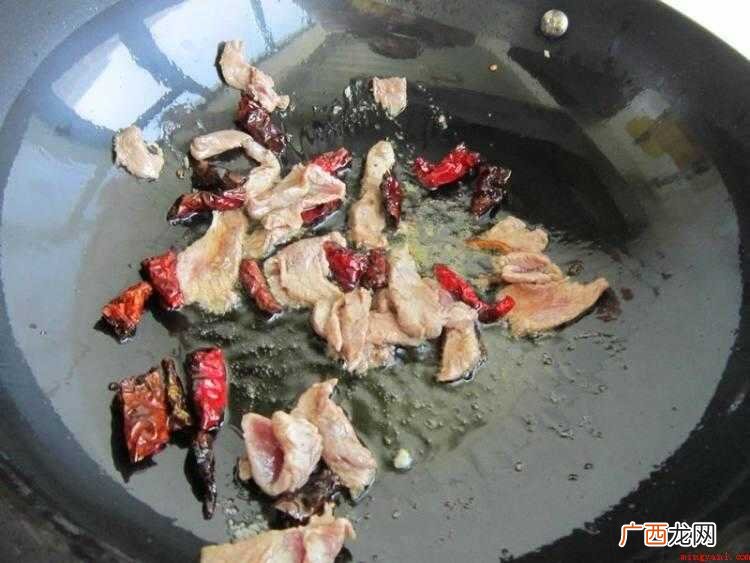 昌吉州流行的“烤肉拌凉面”的独特吃法 怎么炒黄面