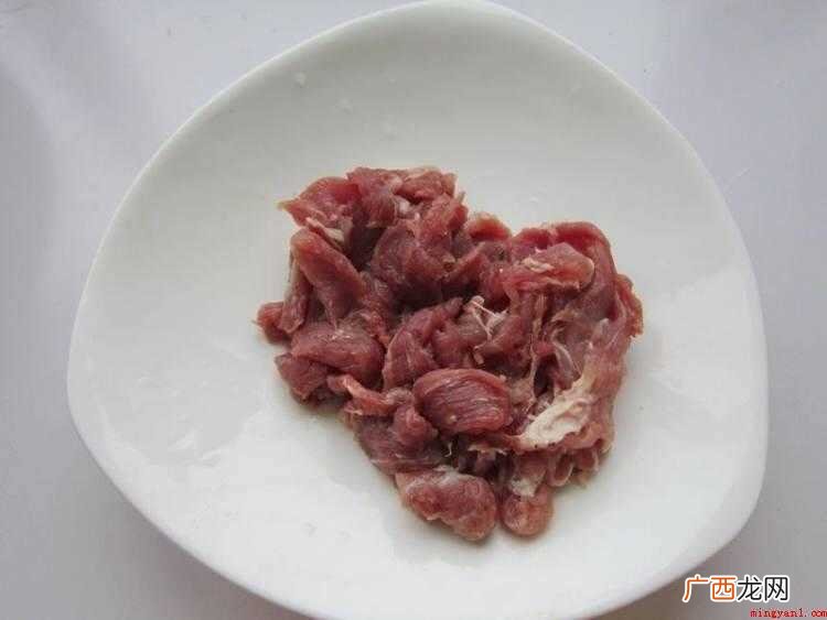 昌吉州流行的“烤肉拌凉面”的独特吃法 怎么炒黄面