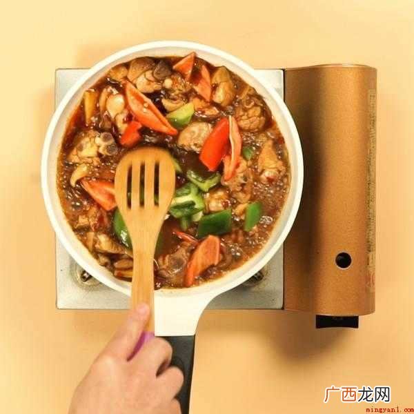 人类饲养最普遍的家禽,最初的驯化 炒鸡怎么炒最好吃