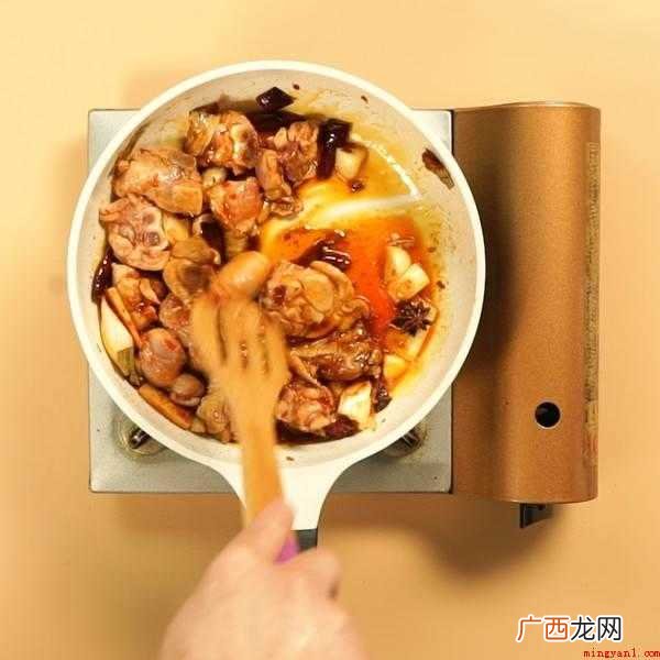 人类饲养最普遍的家禽,最初的驯化 炒鸡怎么炒最好吃