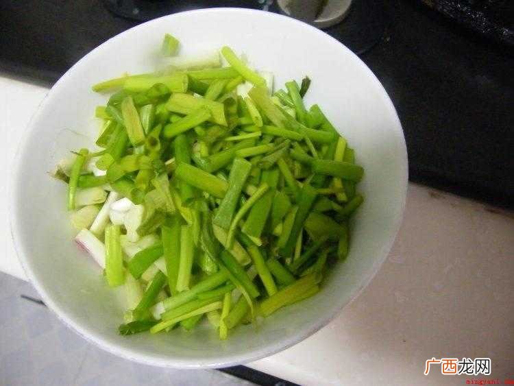 猪大肠爆炒最为口味,湘菜一般喜欢爆炒做法,趁热食用非常美味_ 猪小肠怎么炒