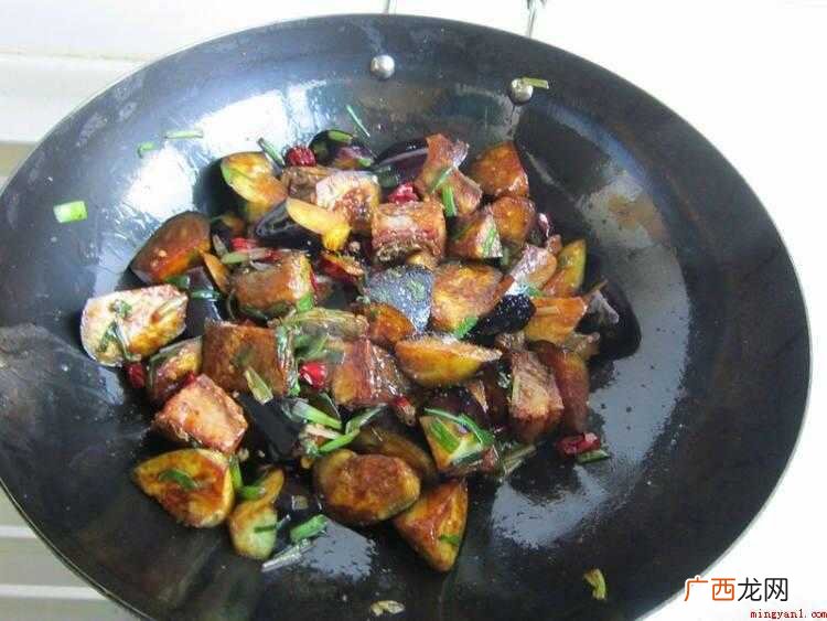 腊鱼肉质细嫩,味道鲜美,营养价值很高 腊鱼怎么炒