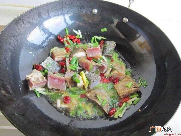 腊鱼肉质细嫩,味道鲜美,营养价值很高 腊鱼怎么炒