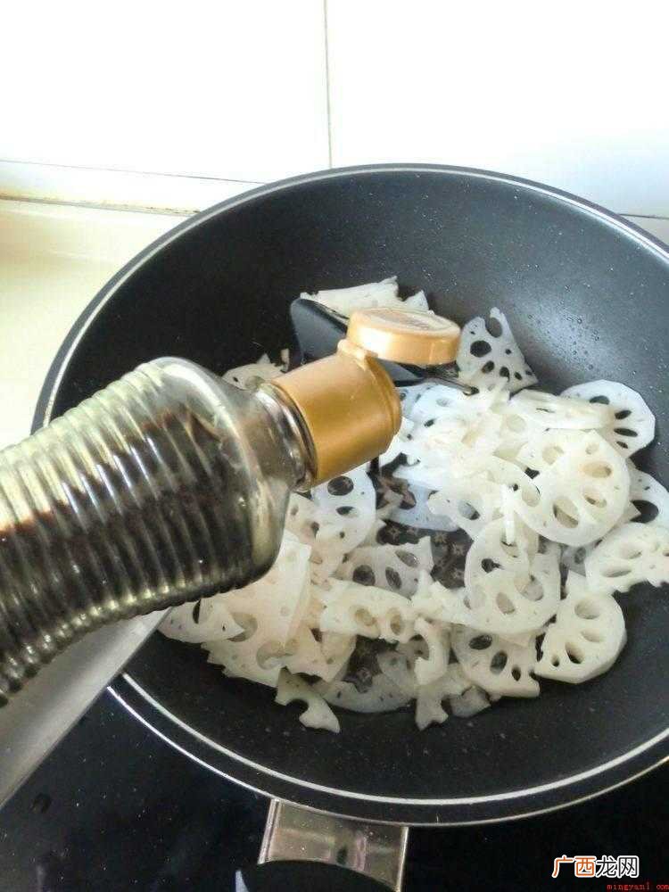 莲藕微甜而脆,可生食也可做菜 怎么炒莲藕好吃