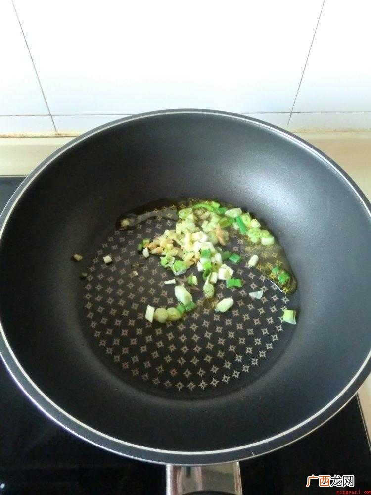 莲藕微甜而脆,可生食也可做菜 怎么炒莲藕好吃