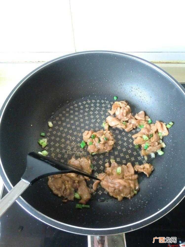 莲藕微甜而脆,可生食也可做菜 怎么炒莲藕好吃