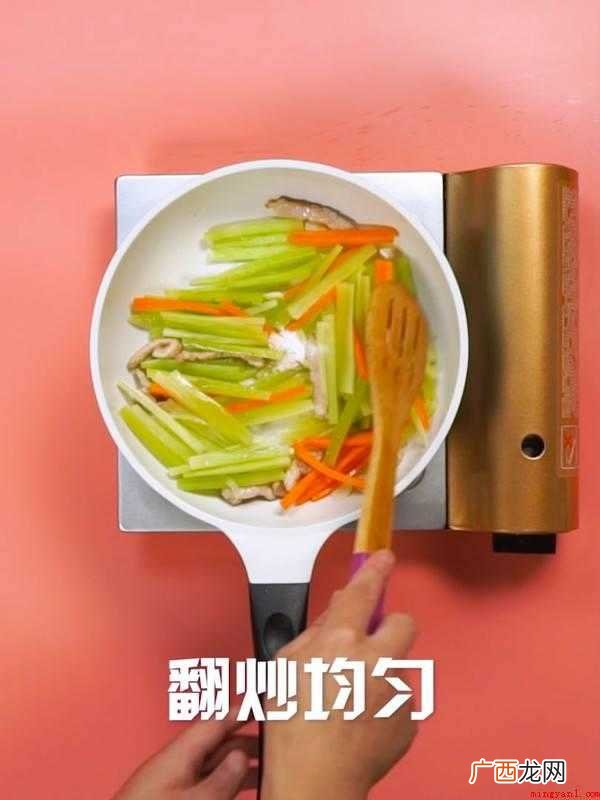 老年人只吃肉汤,而舍弃汤里的肉 炒瘦肉怎么炒才嫩