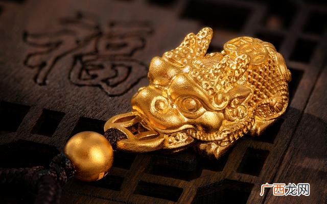 银和金可以戴一起吗,黄金和银可以一起佩戴吗？