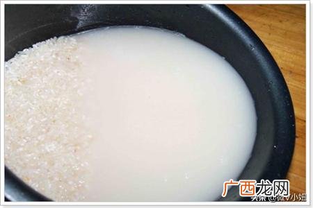 枕套发黄怎么洗小妙招,怎么洗发黄枕套？