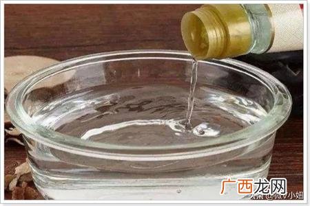 枕套发黄怎么洗小妙招,怎么洗发黄枕套？
