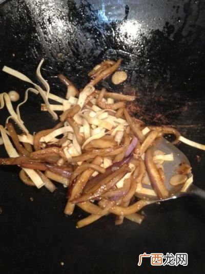 素炒千张茄子最正宗的做法,四川素炒茄子的家常做法？