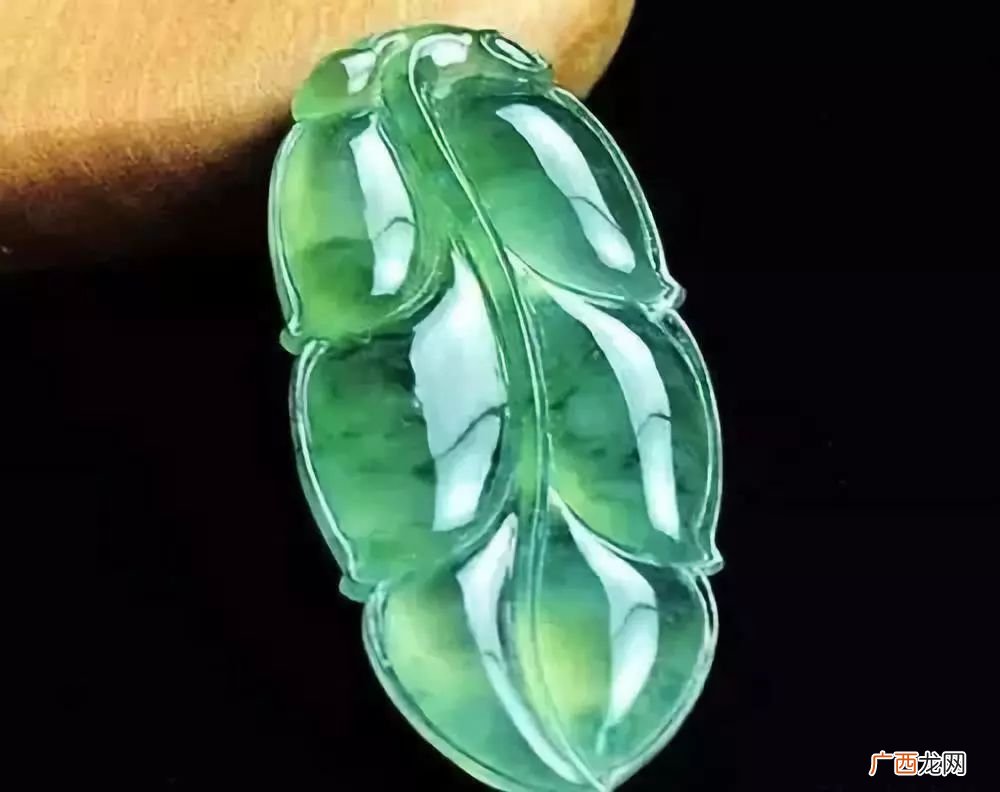 翡翠叶子的寓意是什么,玉叶子寓意？
