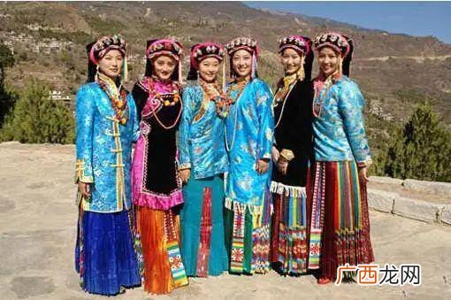 民族风格服饰的特征,不喜欢少数民族服装的原因有哪些？
