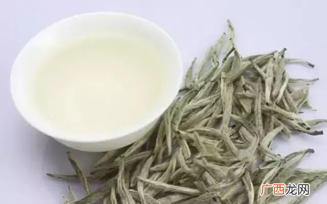 白茶什么季节喝好,白茶年份说法？