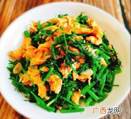 茴香炒鸡蛋怎么做,球茎茴香炒鸡蛋的做法？