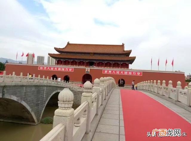 国庆去哪里玩,不要问我国庆去哪玩文案？