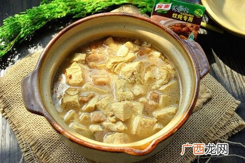 冻豆腐炖什么好吃,红萝卜炖冻豆腐的做法？