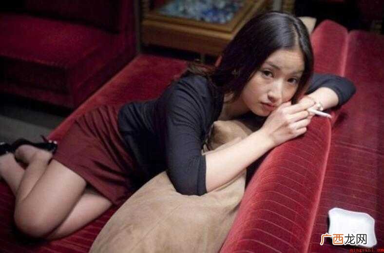 自从结交了一伙坏朋友,倩倩就开始堕落了 堕落是什么意思