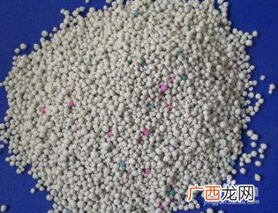 猫砂一次放多少,2岁的猫一个月可以用多少猫砂？