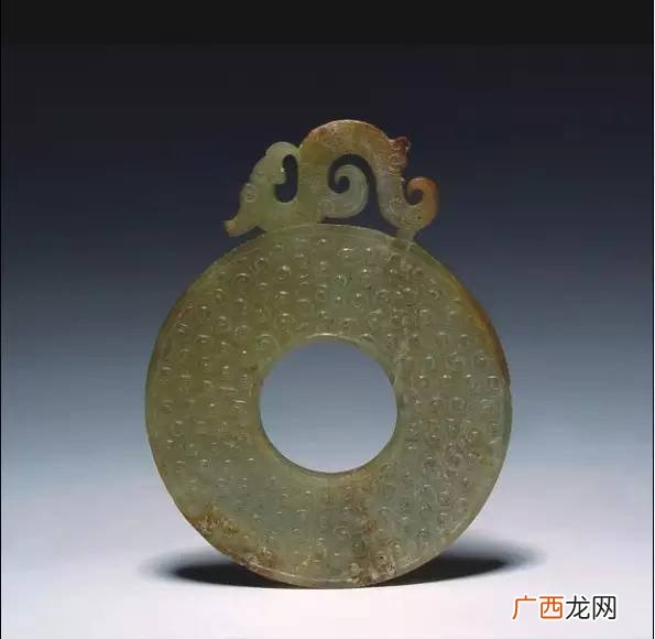 和氏璧是什么玉,这块宝玉为什么被称为\"和氏璧\"?它有什么特点？