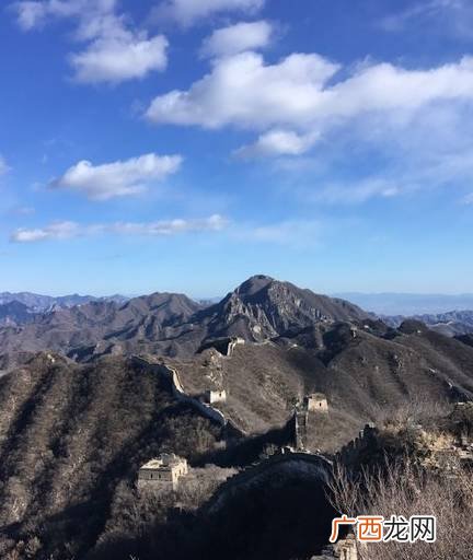 箭扣长城在哪里,举起手来中长城的位置？