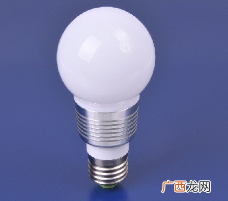 led灯泡节能吗,led灯比白炽灯节能正确还是错误？
