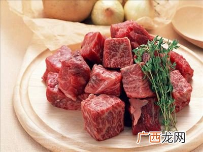 牛肉不能和什么一起吃,牛肉可以炖猪血吗？