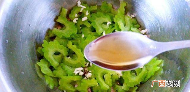 臭肉高温后能吃吗,发霉的鱼块直接回锅在炸一下可以吃吗？