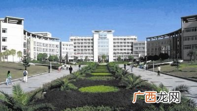 三峡大学医学院是几本,三峡大学科技学院临床医学院在本部吗？