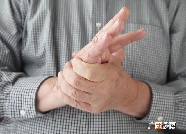 手脚发麻是怎么回事,经常手脚麻木是什么回事？