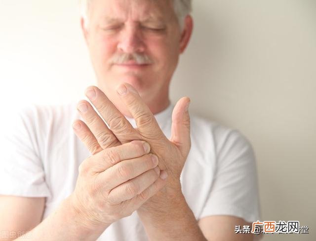 手脚发麻是怎么回事,经常手脚麻木是什么回事？
