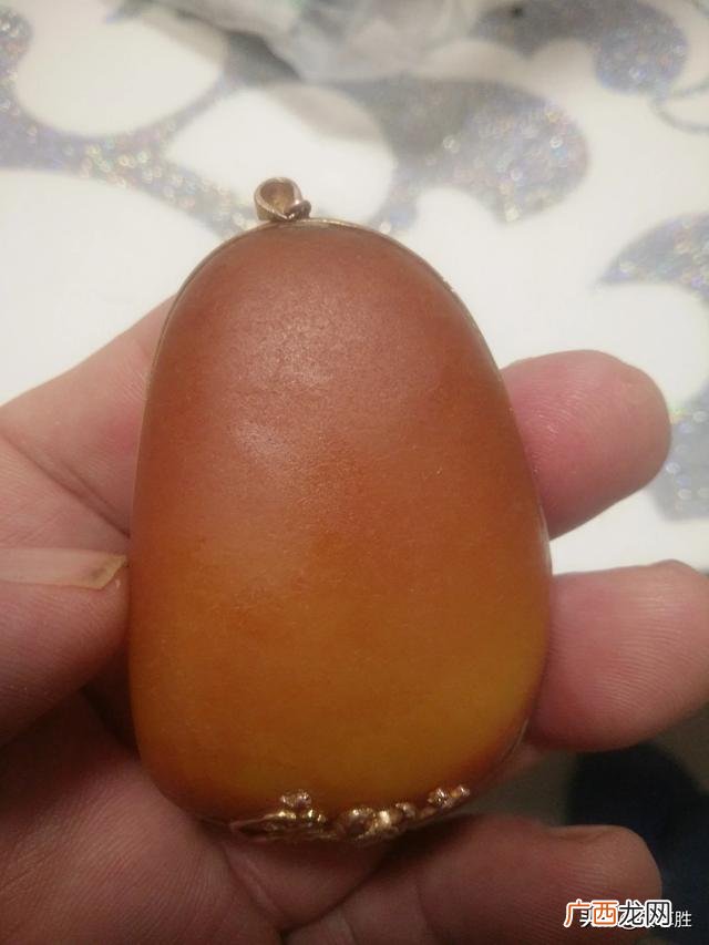 怎么鉴定玉的真假,玉石的真假怎么鉴定，最简单的方法？