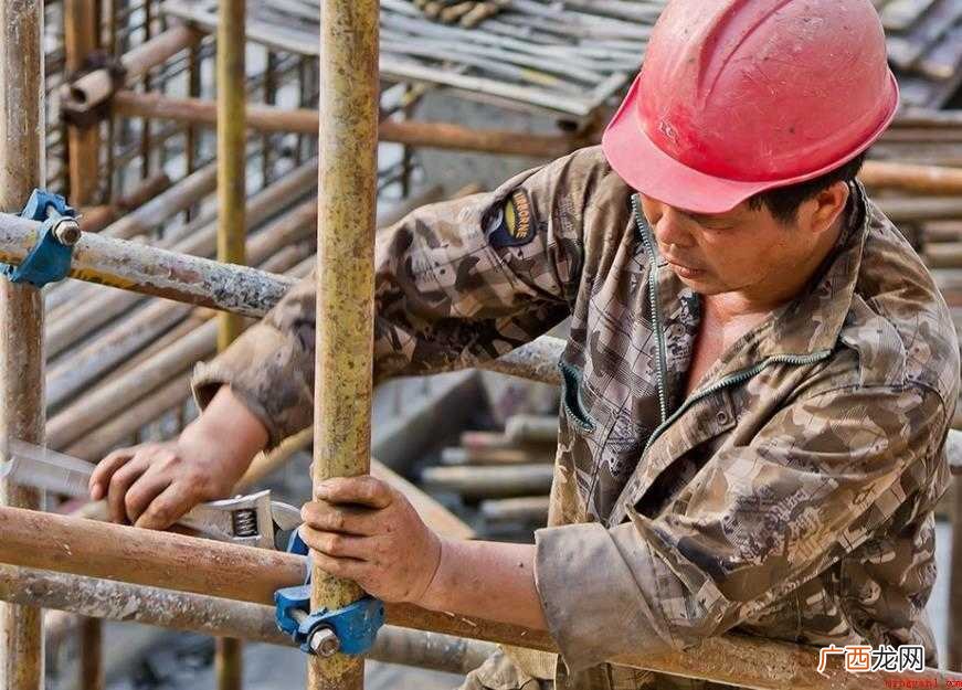 吃苦耐劳,汉语成语,拼音是ch k ni lo 吃苦耐劳是什么意思