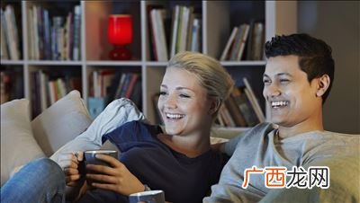 怎么追水瓶男,狮子座男生怎么追水瓶座女生？