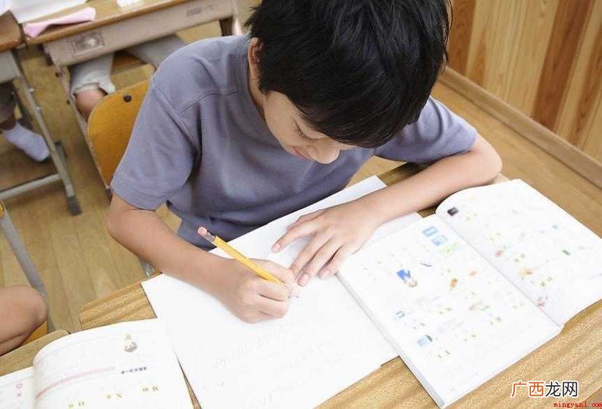 缅怀先烈作文怎么写 2009,令我记忆尤深的便是 缅怀先烈作文怎么写