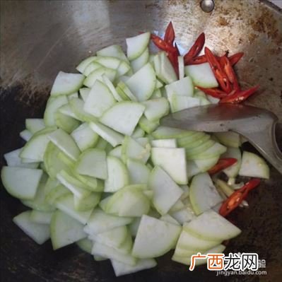 瓠瓜怎么做好吃,红烧素瓠子做法？