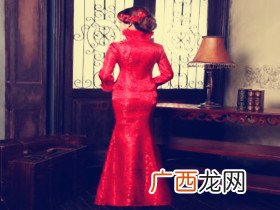 新娘穿旗袍礼服要注意什么,伴娘可以穿杏色的旗袍吗？