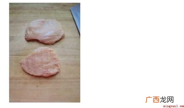 外层金黄酥脆,内层汁多肉嫩,香气萦绕十里,一口咬下,唇齿留香
