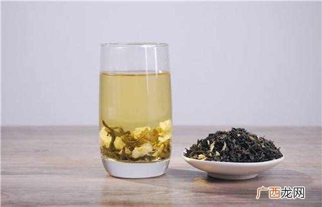 茶叶水可以吃药吗,吃了药喝茶水行吗？