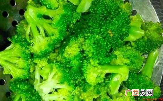 凉拌西兰花的步骤是什么