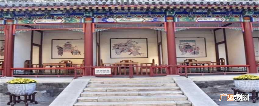 梦见在家中有一个大红门 梦见在家中有一个大红门预示着什么
