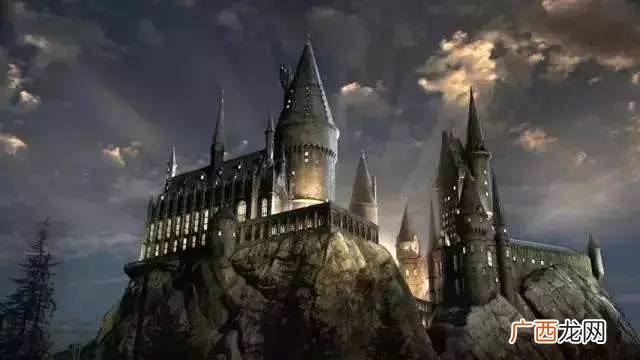 世界上真的有魔法学校吗,世界公认魔法学院在什么地理位置？
