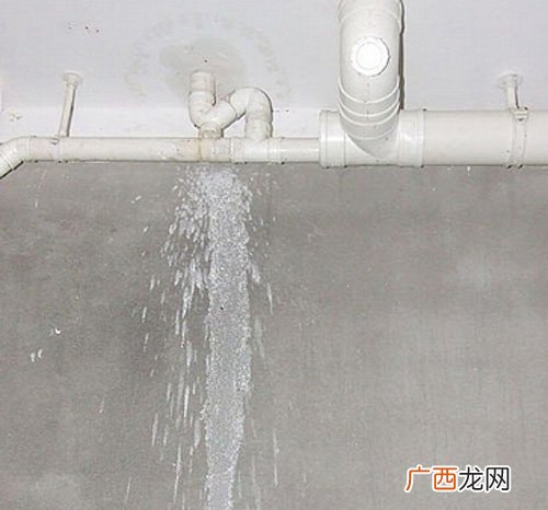 水管漏水怎么办,水管漏水到电线上怎么办？