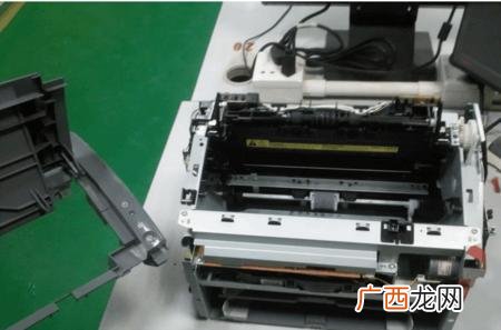 打印机卡纸是什么原因,打印机一打就卡纸？