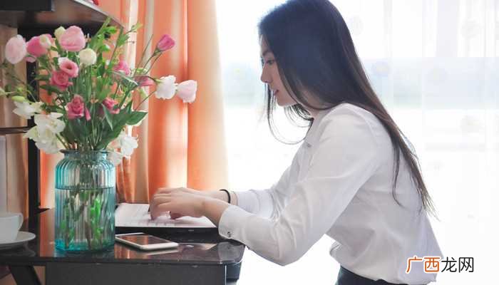 梦见女人肛门长的疚是什么意思