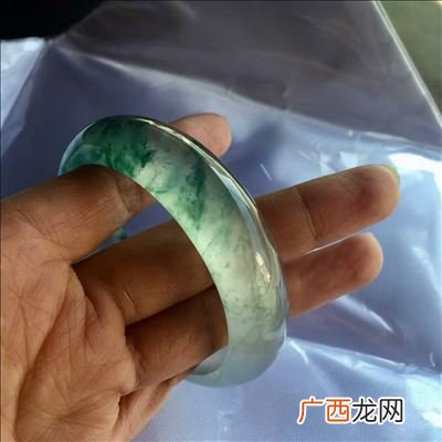 玉会越戴越透吗,水沫玉手镯会越戴越透吗？