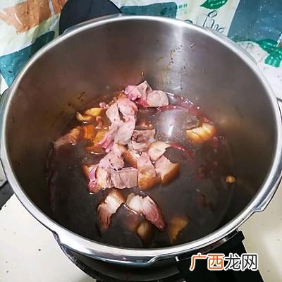 尖椒炒肘子肉的做法有哪些,四川炒猪膀的家常做法大全？